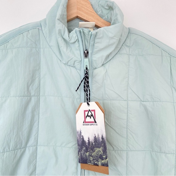 OUTDOOR SUPPLY COMPANY MINT/AQUA PUFFER VEST WITH STAND COLLAR/FRONT ZIPPER, S - Picture 3 of 9